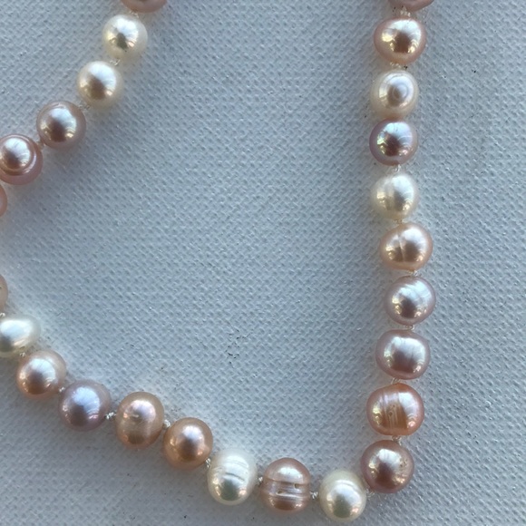 COPY - Pearl Necklace - Picture 3 of 3